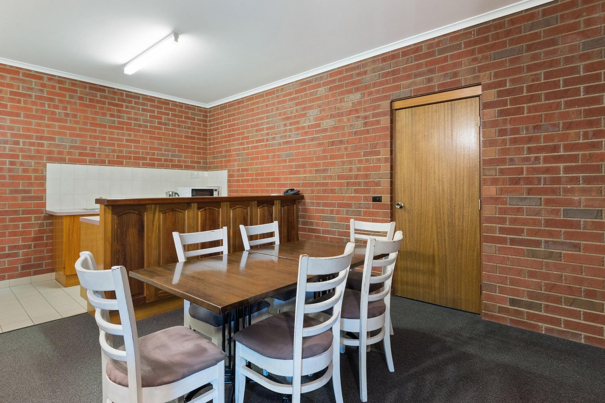 Burke And Wills Motor Inn Swan Hill Extérieur photo