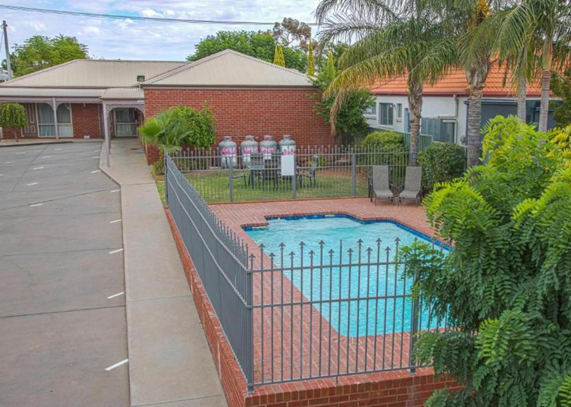 Burke And Wills Motor Inn Swan Hill Extérieur photo